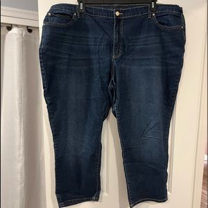 Jennifer Lopez Capi dark jeans